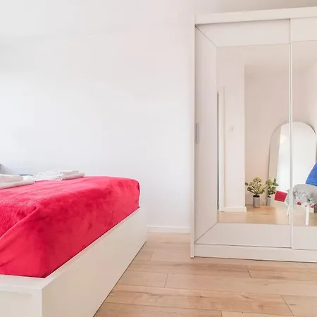 公寓 Legnicka Close To The Center Of By Rent Like *